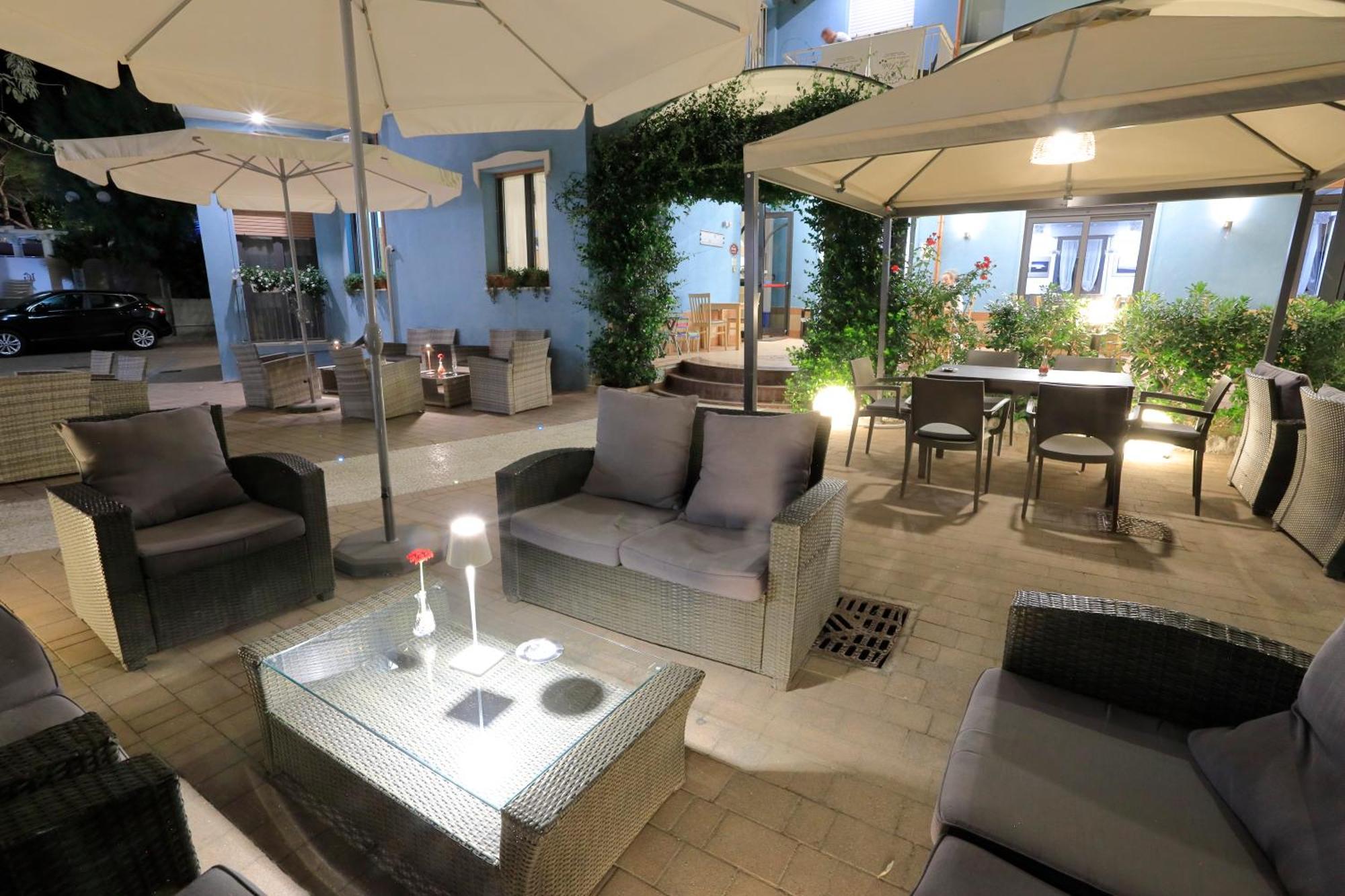 Hotel Lauretta Bellaria-Igea Marina Exteriör bild